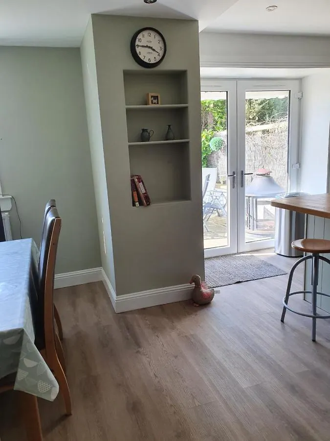 Wee Gem Cottage Edinburgh 0*,